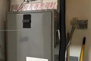 8875 Fontainebleau Blvd, Miami, FL 33172 - Photo 22