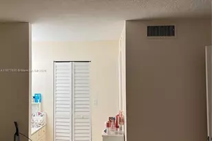 8875 Fontainebleau Blvd, Miami, FL 33172 - Photo 10