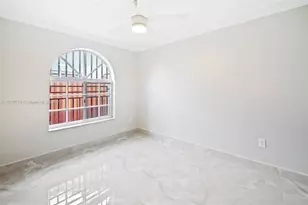 3203 W 70th Terrace, Hialeah, FL 33018 - Photo 20