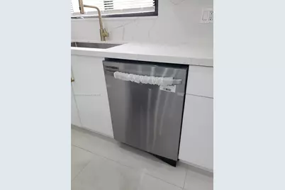 150 NE 169th Ter, North Miami Beach, FL 33162 - Photo 16