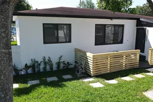 150 NE 169th Terrace, North Miami Beach, FL 33162 - Photo 4