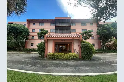 20860 San Simeon Way #404-6, Miami, FL 33179 - Photo 2