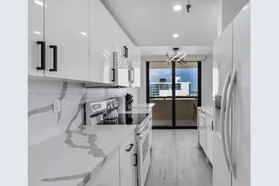 2555 Collins Ave #2200, Miami Beach, FL 33140 - Photo 20