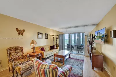 4001 Hillcrest Dr #403, Hollywood, FL 33021 - Photo 8