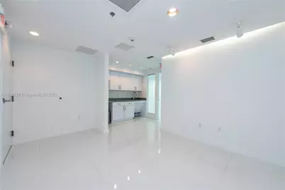 40 SW 13th Street #902, Miami, FL 33130 - Photo 4