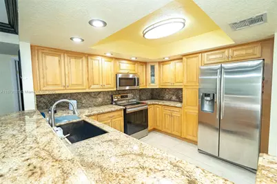 17352 NW 61st Ct S, Hialeah, FL 33015 - Photo 16