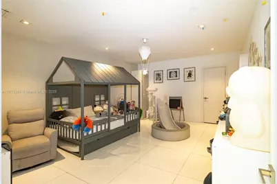 1215 N Biscayne Point Rd, Miami Beach, FL 33141 - Photo 32