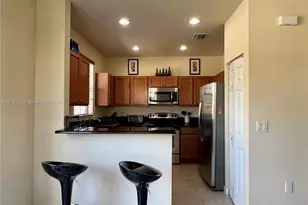 11389 NW 87th Ln, Doral, FL 33178 - Photo 2