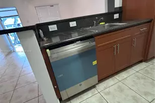 6040 Shaker Wood Cir, Tamarac, FL 33319 - Photo 2