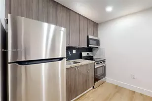 567 SW 3rd St, Miami, FL 33130 - Photo 8