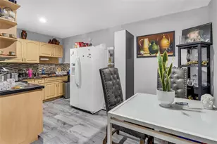 580 SE 2nd St, Hialeah, FL 33010 - Photo 8