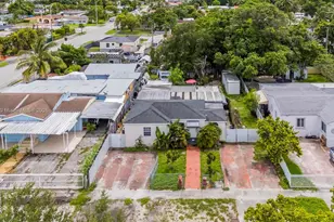 580 SE 2nd St, Hialeah, FL 33010 - Photo 28