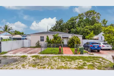 580 SE 2nd St, Hialeah, FL 33010 - Photo 2