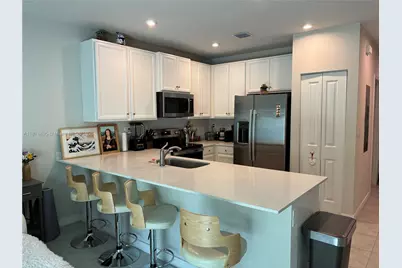 1069 NW 4th Ter, Florida City, FL 33034 - Photo 4