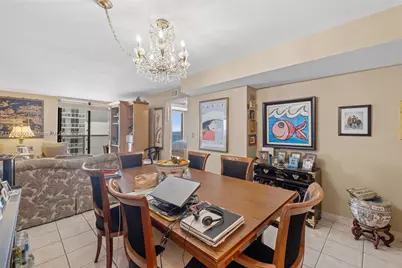 2401 Collins Ave #1712, Miami Beach, FL 33140 - Photo 6