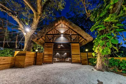 1000 NW 9th Ct, Miami, FL 33136 - Photo 44