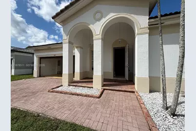 4045 NE 15th St, Homestead, FL 33033 - Photo 2