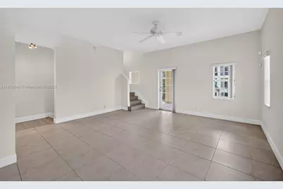 27 SW 6th Ct, Pompano Beach, FL 33060 - Photo 16