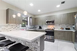 10578 NW 81st Terrace, Doral, FL 33178 - Photo 6