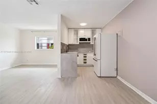 1824 Monroe St, Hollywood, FL 33020 - Photo 2
