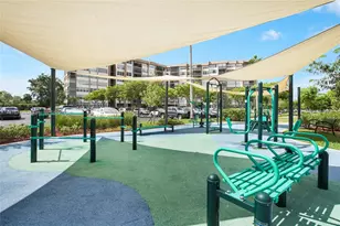 1100 St Charles Pl, Pembroke Pines, FL 33026 - Photo 22