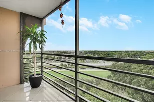 1100 St Charles Pl, Pembroke Pines, FL 33026 - Photo 16