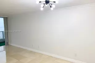 555 NE 15th St, Miami, FL 33132 - Photo 10