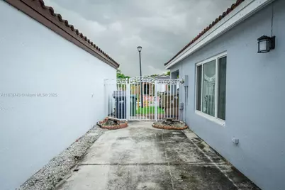 17404 SW 142nd Pl, Miami, FL 33177 - Photo 20
