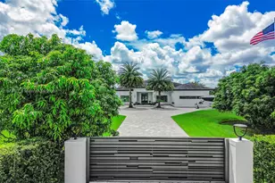 17950 SW 192nd St, Miami, FL 33187 - Photo 2