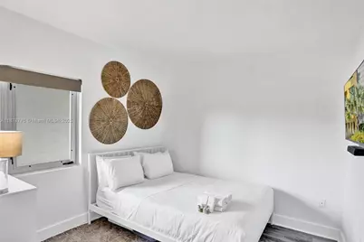 360 Collins Ave #401, Miami Beach, FL 33139 - Photo 6