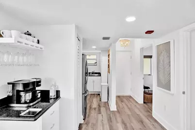 360 Collins Ave #401, Miami Beach, FL 33139 - Photo 14