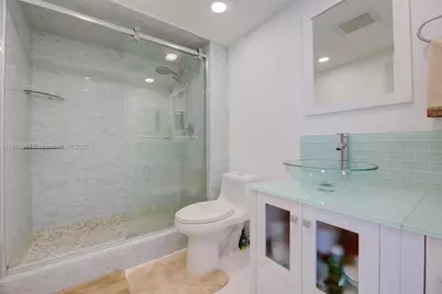 [Address not provided], Hallandale Beach, FL 33009 - Photo 18