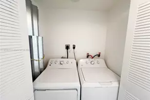 9340 Fontainebleau Blvd, Miami, FL 33172 - Photo 28