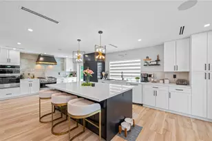 8605 SW 162nd St, Palmetto Bay, FL 33157 - Photo 6