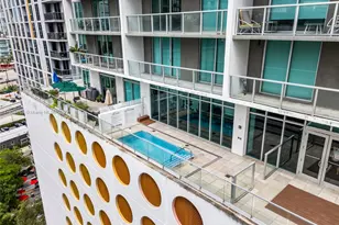 55 SE 6th St, Miami, FL 33131 - Photo 18