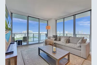 16385 Biscayne Blvd #2107, North Miami Beach, FL 33160 - Photo 1
