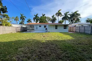 1107 NE 8th St, Hallandale Beach, FL 33009 - Photo 12