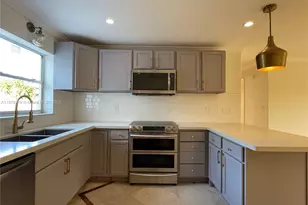 1107 NE 8th St, Hallandale Beach, FL 33009 - Photo 2