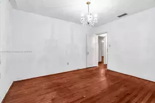 515 W 30th St, Miami Beach, FL 33140 - Photo 18