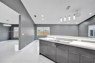 1321 SW 102nd Ave, Pembroke Pines, FL 33025 - Photo 38