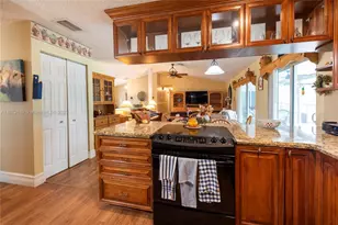 10630 NW 41st St, Coral Springs, FL 33065 - Photo 6