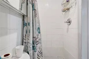 2419 NW 11th St, Miami, FL 33125 - Photo 8