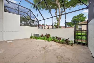 10275 NW 46th St, Doral, FL 33178 - Photo 28