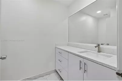 10275 NW 46th St, Doral, FL 33178 - Photo 22