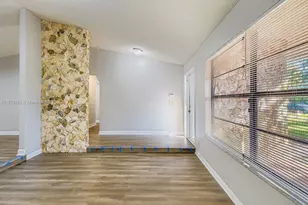 7008 NW 49th Ct, Lauderhill, FL 33319 - Photo 6