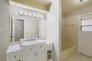 7008 NW 49th Ct, Lauderhill, FL 33319 - Photo 24