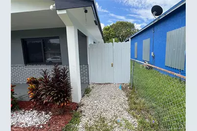 5724 SW 18th St, West Park, FL 33023 - Photo 38