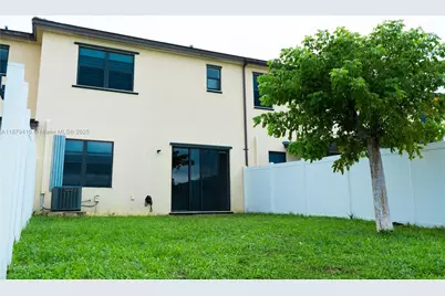 3343 W 100th Ter, Hialeah, FL 33018 - Photo 8