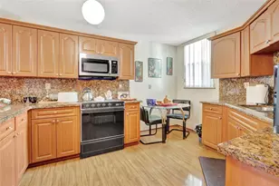 20717 SW 81st Pl, Cutler Bay, FL 33189 - Photo 6