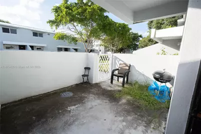 1968 NW 4th Ct #323, Miami, FL 33136 - Photo 20